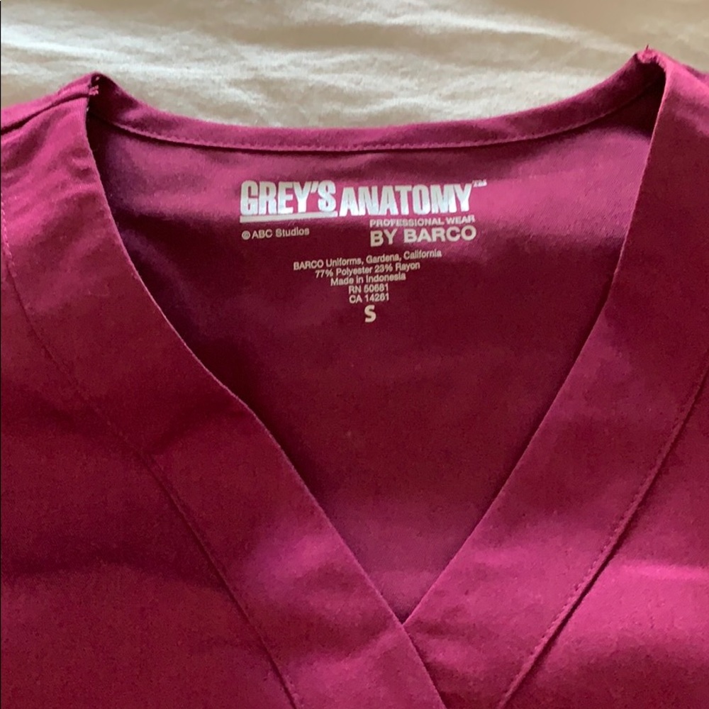 Women’s scrub top